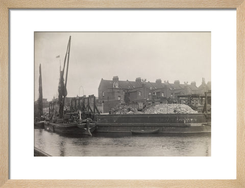 View of Glengall Wharf across the canal 1915-1925