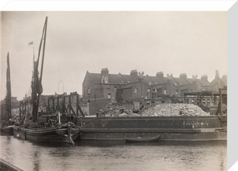 View of Glengall Wharf across the canal 1915-1925