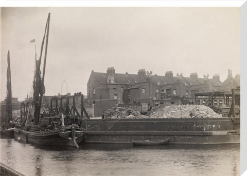 View of Glengall Wharf across the canal 1915-1925