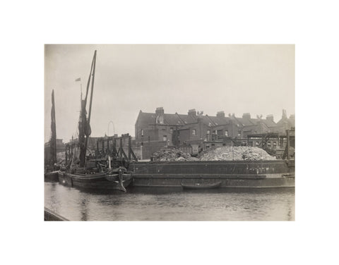 View of Glengall Wharf across the canal 1915-1925