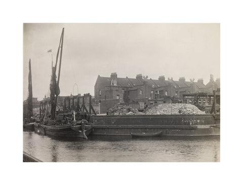 View of Glengall Wharf across the canal 1915-1925