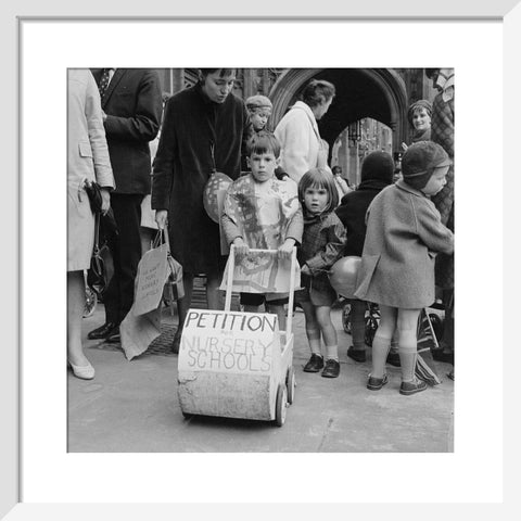 Protestors at the nursery school lobby