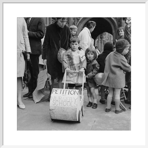 Protestors at the nursery school lobby