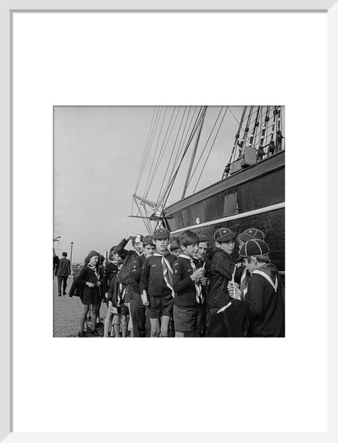Schoolboys by the Cutty Sark in Greenwich