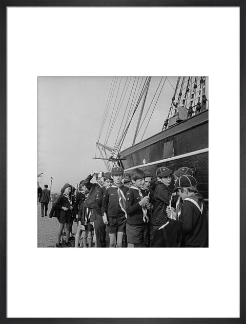 Schoolboys by the Cutty Sark in Greenwich