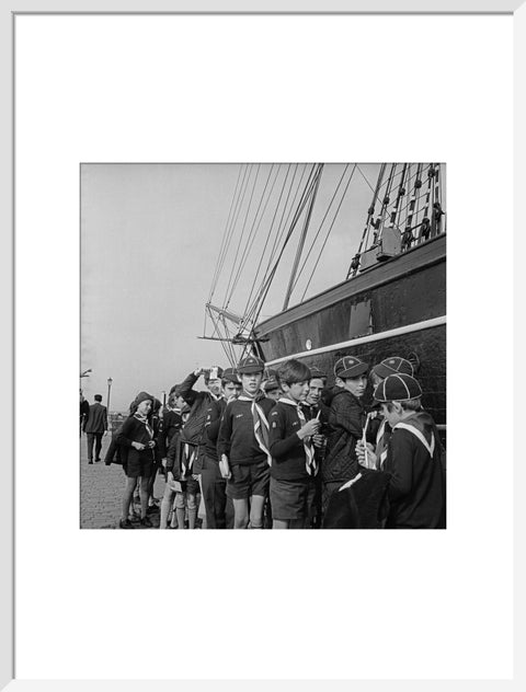 Schoolboys by the Cutty Sark in Greenwich