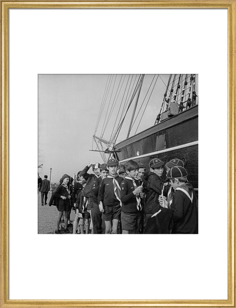 Schoolboys by the Cutty Sark in Greenwich