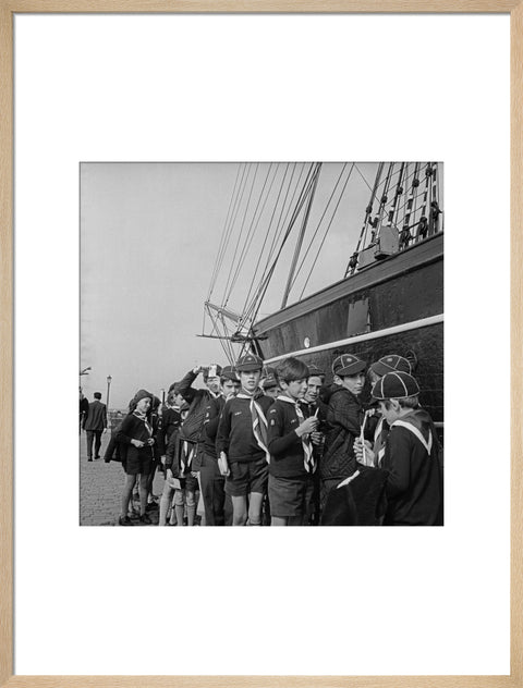 Schoolboys by the Cutty Sark in Greenwich
