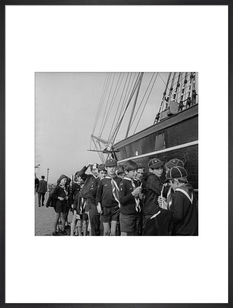 Schoolboys by the Cutty Sark in Greenwich