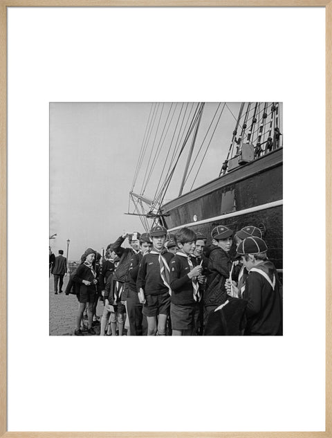 Schoolboys by the Cutty Sark in Greenwich