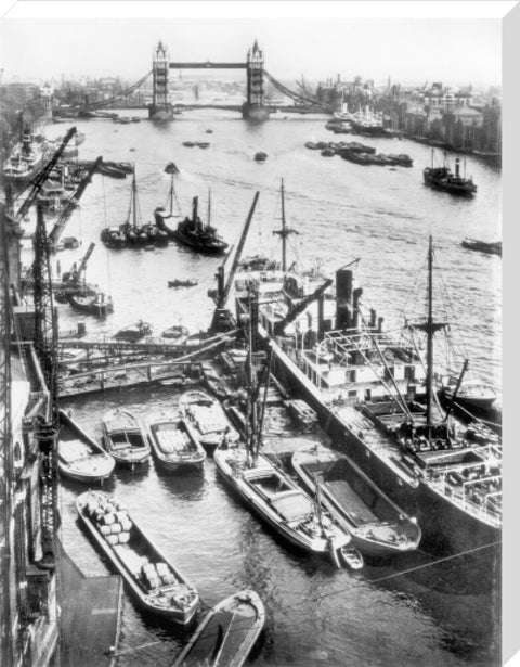 Upper Pool of the Thames c.1930