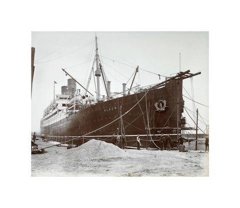 Cunard ship Alaunia in Royal Albert Dock 20th century