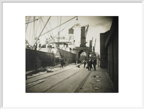 Discharging bagged cotton seed from Madras c. 1925