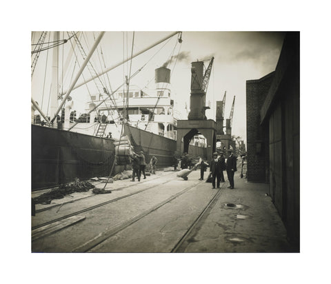 Discharging bagged cotton seed from Madras c. 1925