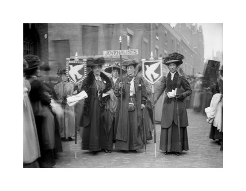 Suffragette procession of Journalists 1909