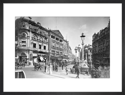 View of Piccadilly Circus 1927
