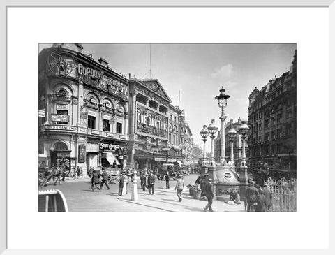 View of Piccadilly Circus 1927