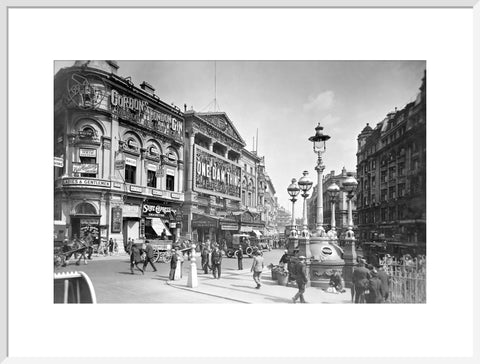 View of Piccadilly Circus 1927