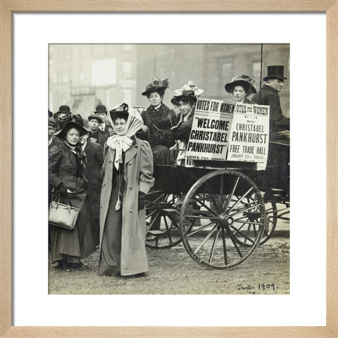 Christabel Pankhurst and Mary Gawthorpe welcomed at Manchester 1907
