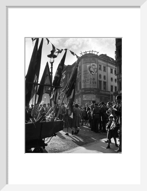 Piccadilly Circus V.E. Day