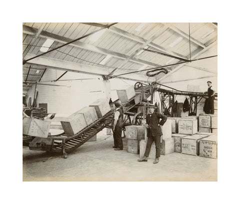 Tea on a conveyor system Tilbury Docks c. 1920