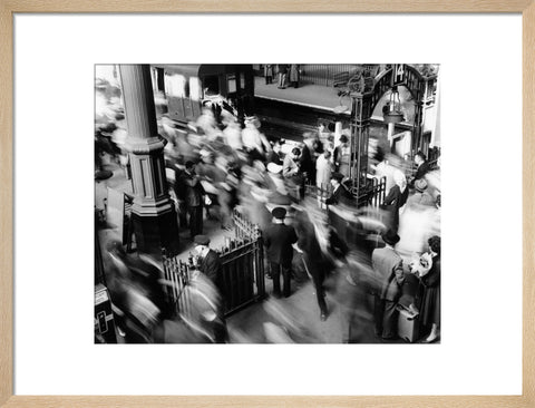 Rush hour at Victoria Railway station c.1955