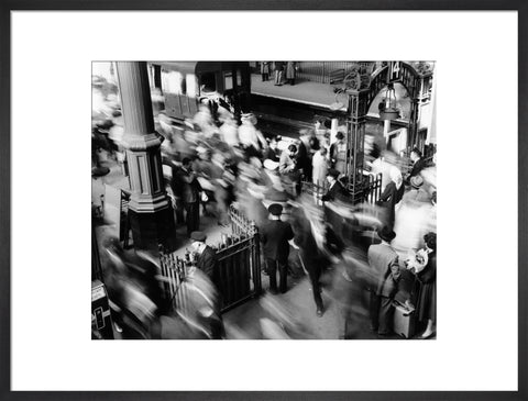 Rush hour at Victoria Railway station c.1955