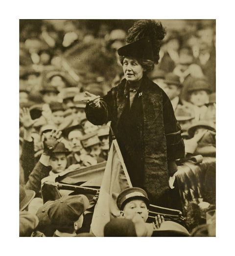 Emmeline Pankhurst addressing a crowd in New York C. 1900