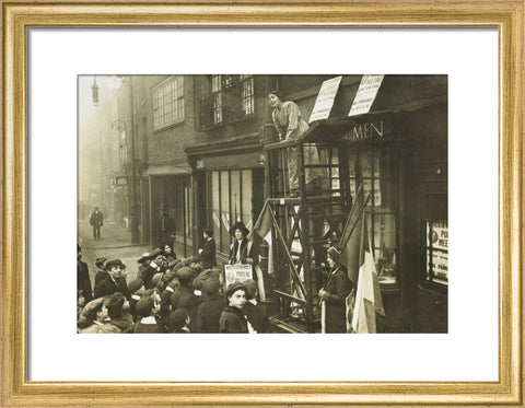 Sylivia Pankhurst addressing a crowd 1912