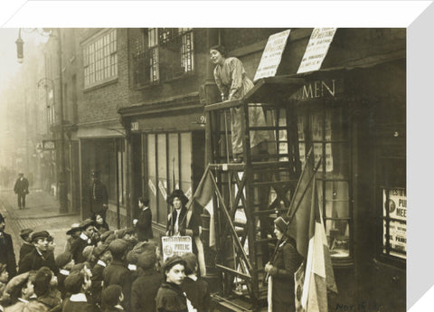Sylivia Pankhurst addressing a crowd 1912