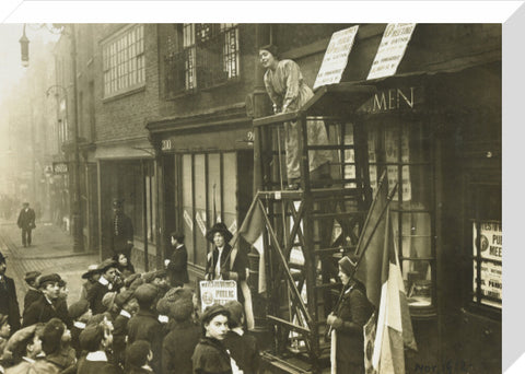 Sylivia Pankhurst addressing a crowd 1912