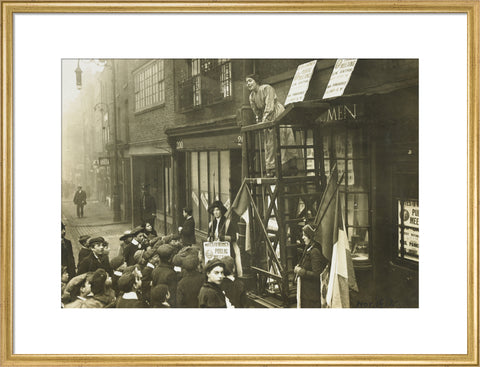 Sylivia Pankhurst addressing a crowd 1912