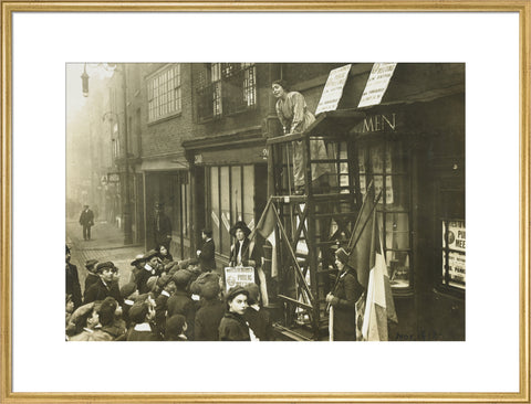Sylivia Pankhurst addressing a crowd 1912