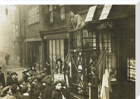 Sylivia Pankhurst addressing a crowd 1912