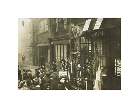 Sylivia Pankhurst addressing a crowd 1912