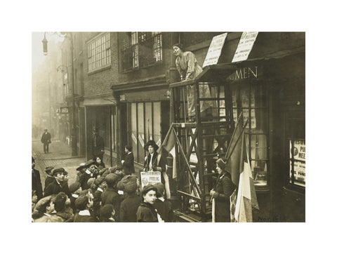 Sylivia Pankhurst addressing a crowd 1912