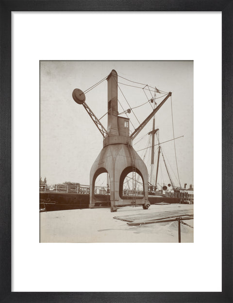 Disharge of cargo by hydraulic crane c.1920