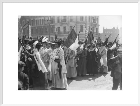 Suffragettes in a procession to promote the Women's Exhibition 1909