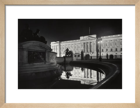Buckingham Palace at night1920-1933