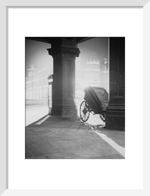 Telephone box on Holborn Viaduct 1930-1939