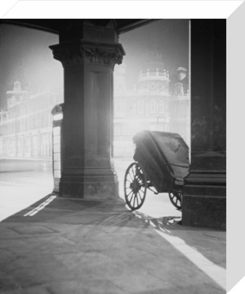 Telephone box on Holborn Viaduct 1930-1939