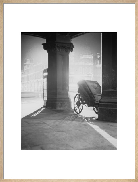 Telephone box on Holborn Viaduct 1930-1939