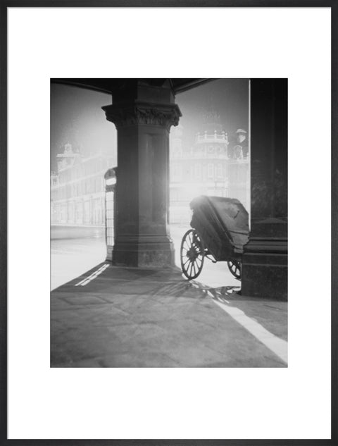 Telephone box on Holborn Viaduct 1930-1939