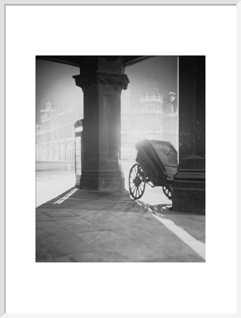 Telephone box on Holborn Viaduct 1930-1939
