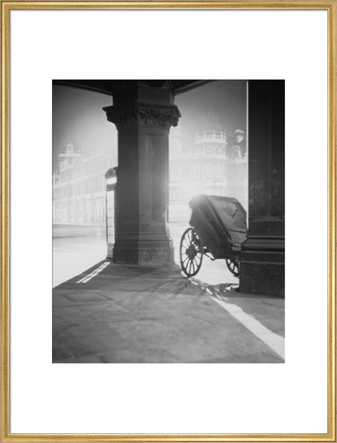 Telephone box on Holborn Viaduct 1930-1939