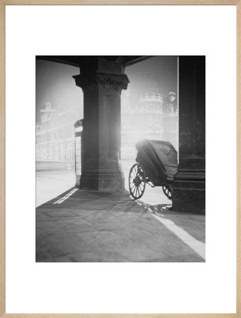 Telephone box on Holborn Viaduct 1930-1939