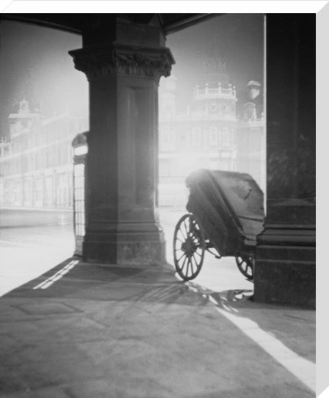 Telephone box on Holborn Viaduct 1930-1939