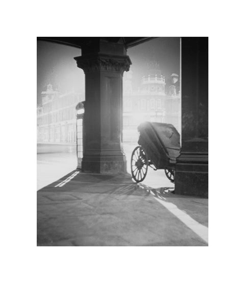 Telephone box on Holborn Viaduct 1930-1939