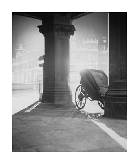 Telephone box on Holborn Viaduct 1930-1939