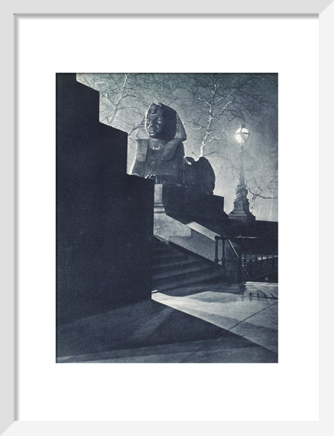 Sphinx on the Victoria Embankment at night 1934